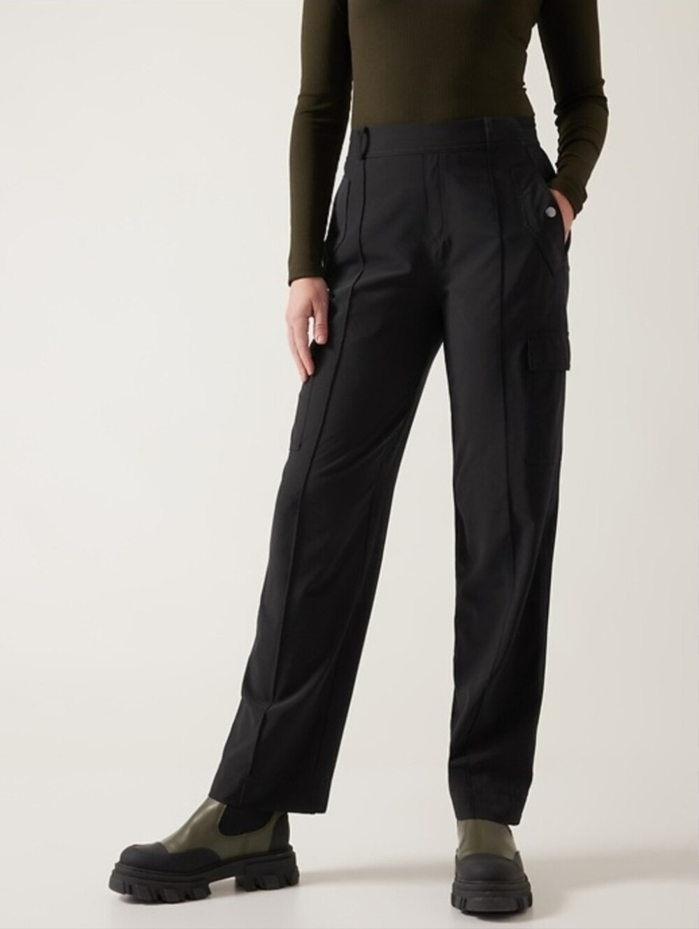 Athleta Vienna Cargo Pants Black High Rise Sz 14 Straight Leg Athleisure Stretch